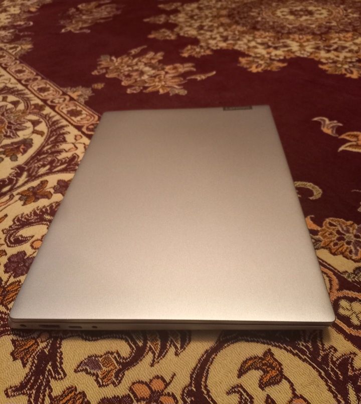 Ноутбук Lenovo процессор і5, память 8ГБ, SSD 256ГБ