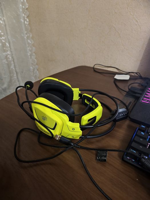 Продам наушники Bloody