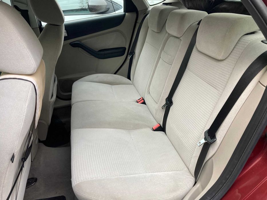 Ford Focus Ghia 2005 1.6 Benzina 115cp