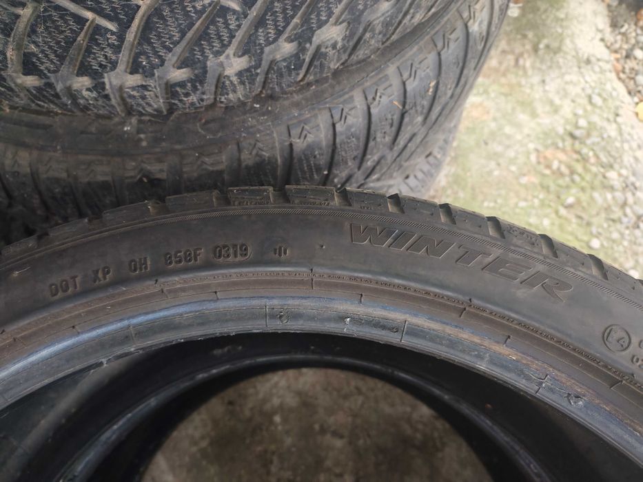 275 35 21,2buc iarna PIRELLI SOTTOZERO3,RunFlat,5mm