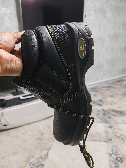 Продам рабочую обувь сефти