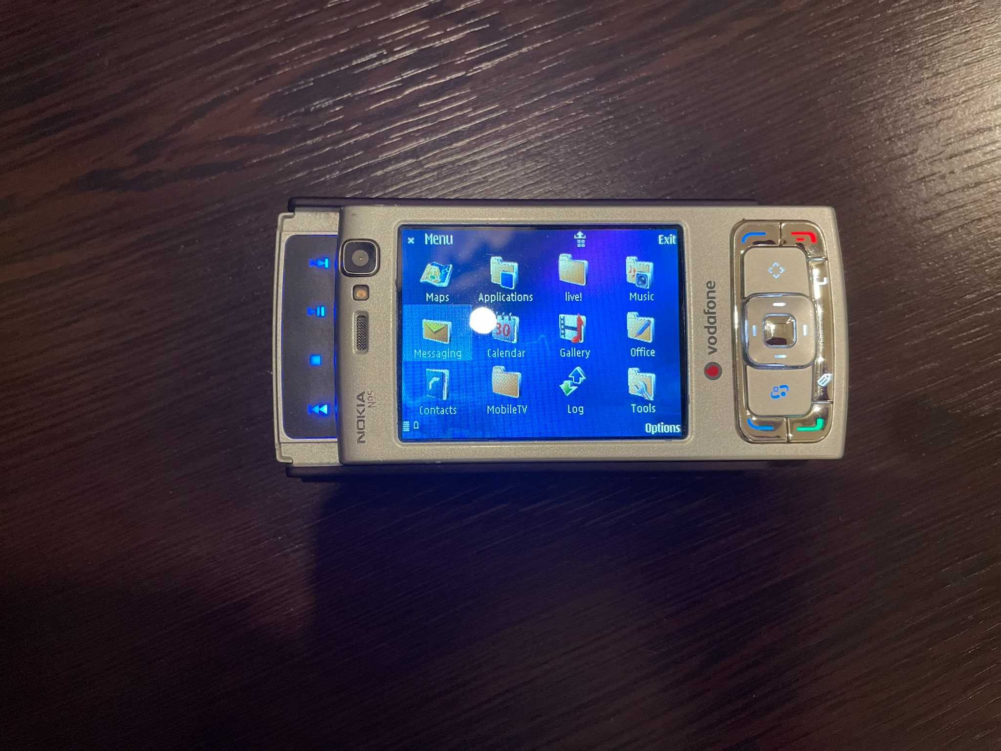 Nokia N95 8GB + Зарядно