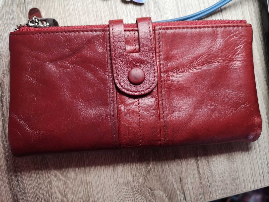 Дамско портмоне естествена кожа и несесери