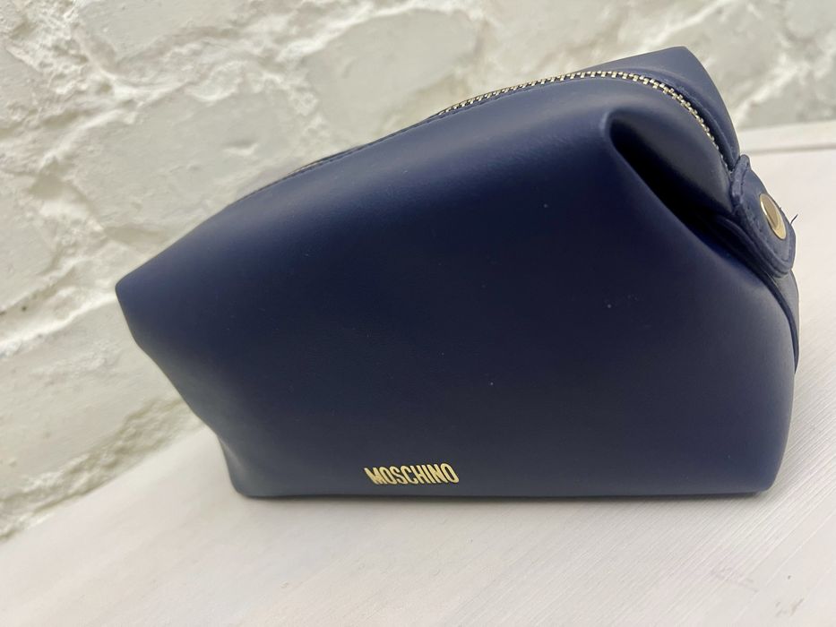Moschino косметичка новая