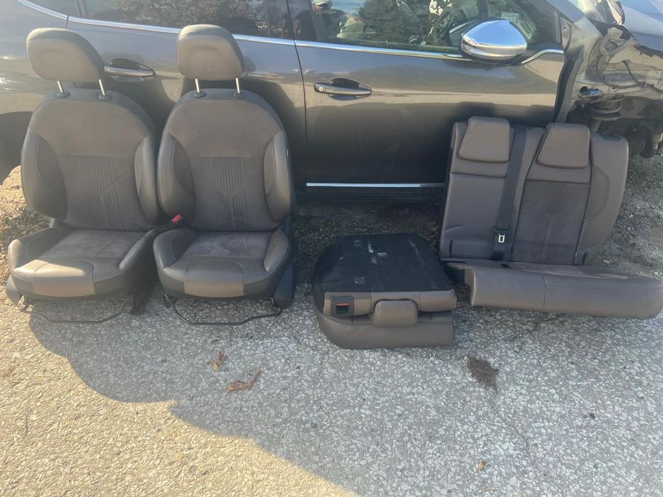 Кожен салон с плат посредата кафяв на цвят Пежо 2012год Peugeot 2008