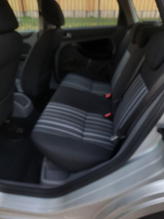 Ford Focus   2010 Diesel  1.6 Euro 5