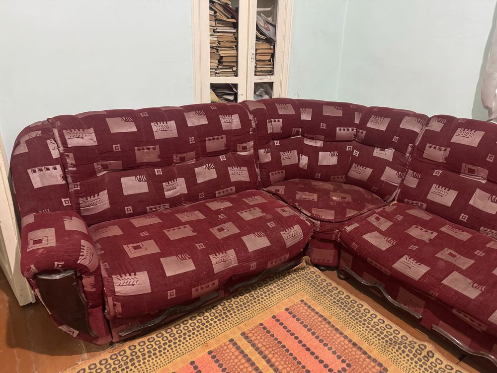 Divan yaxshi xolatda kotta