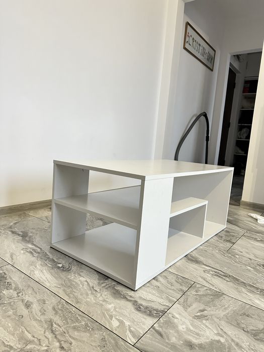 Masuta de cafea alba