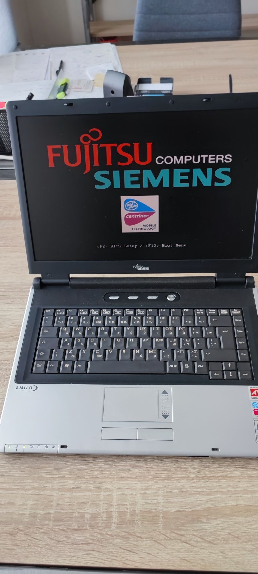 Продавам лаптоп Fujitsu Siemens  17"