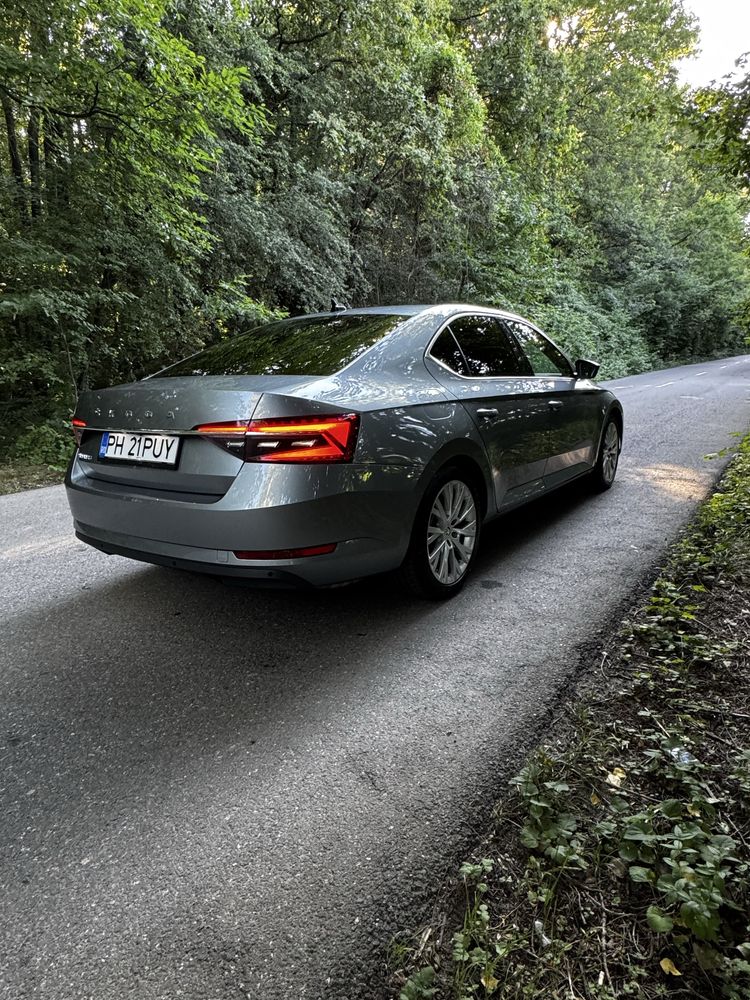 Vând Skoda Superb III