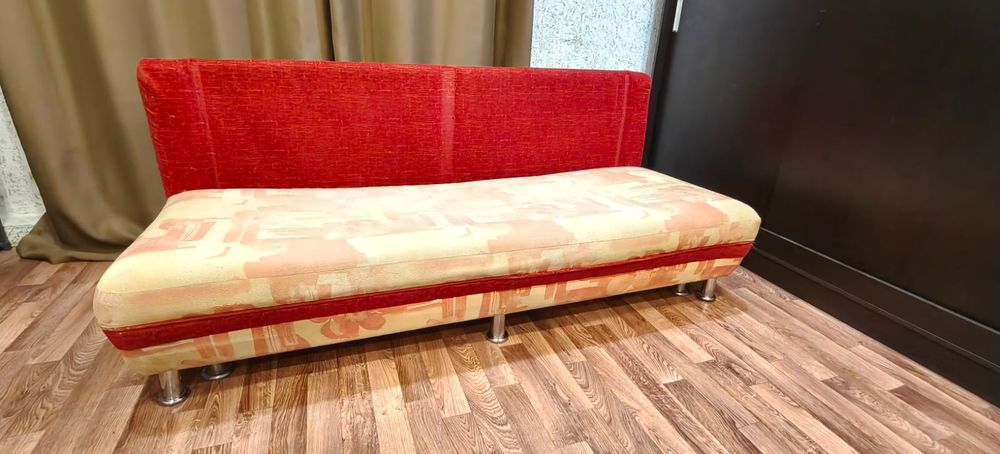 Продам диван,тахта