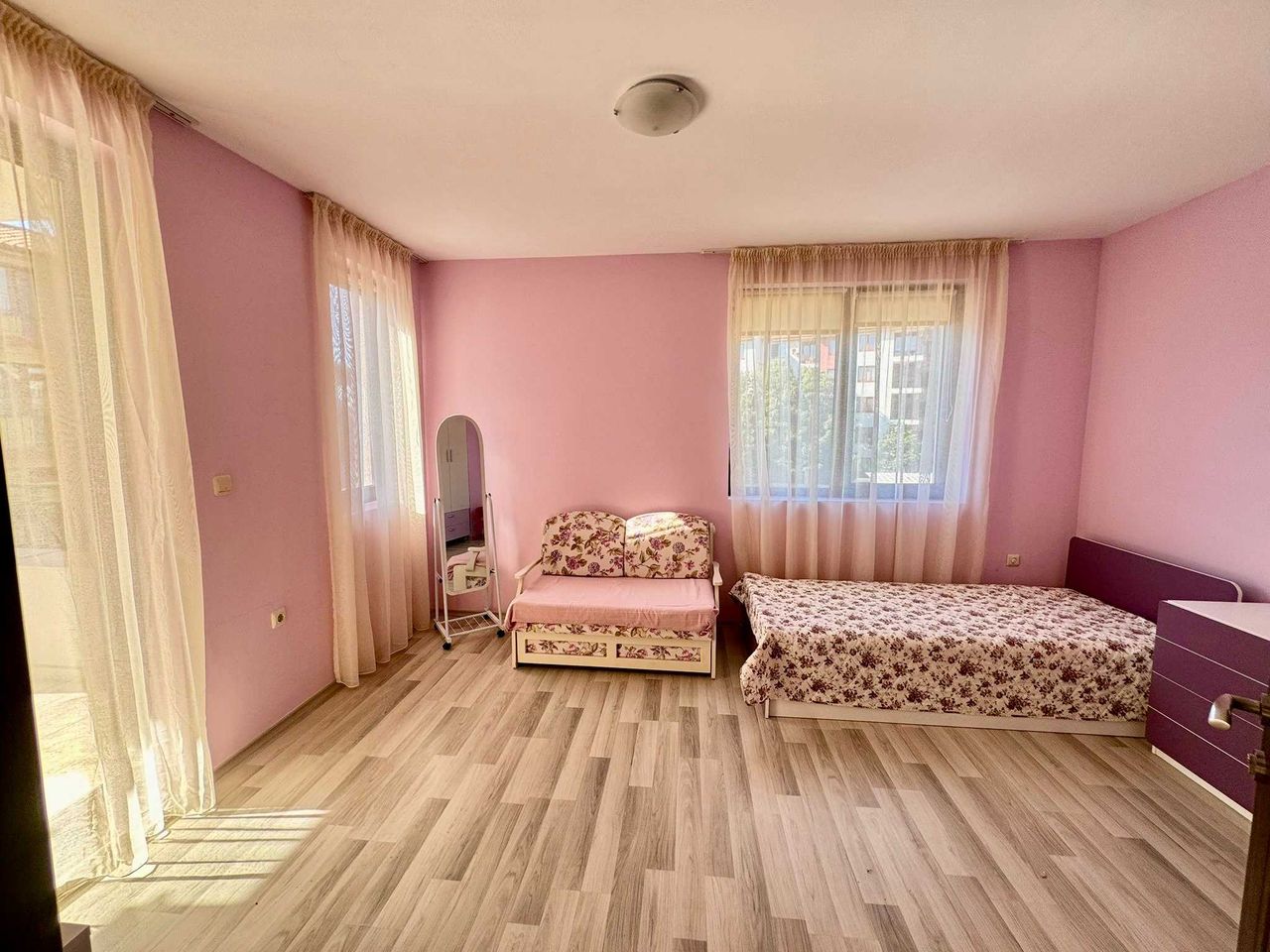 Продава се Двустаен апартамент в с. Равда, Област Бургас - 56 кв.м за 1340 €/кв.м - Снимка #2