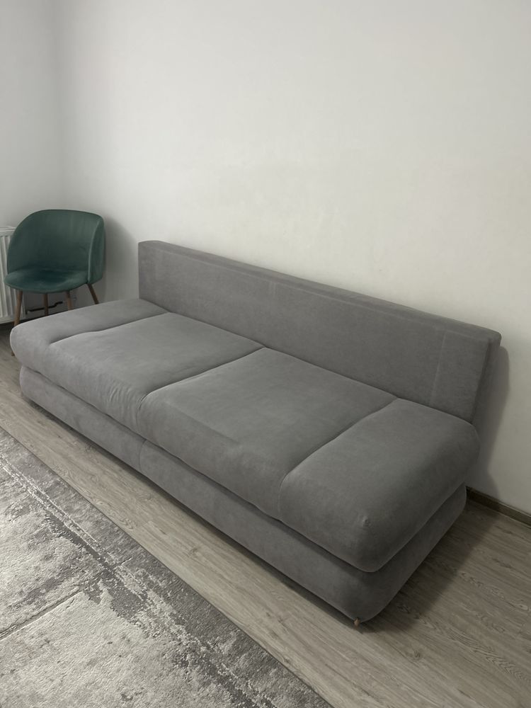 Canapea extensibila cu loc de depozitare