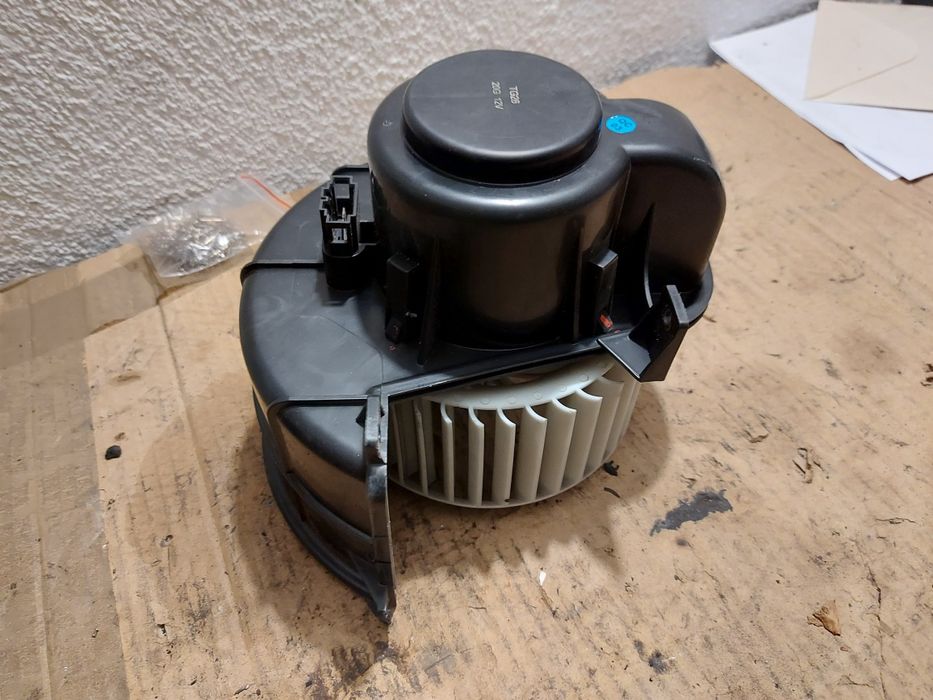 Вентилатор ( моторче ) парно Порше Кайен / Porsche Cayenne