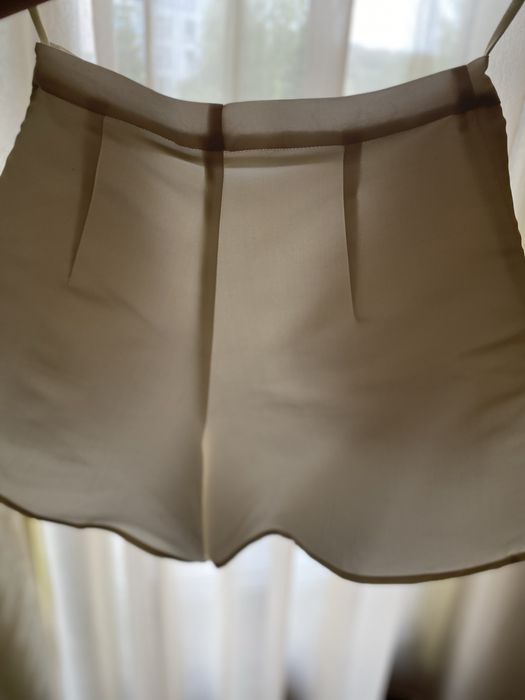 Pantaloni scurti albi, matase Laura Hincu, 36