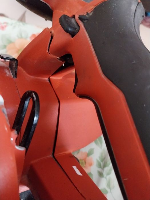 Circular hilti cu carcasa crapata