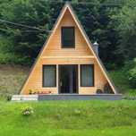 Cabana stil A-Frame si case din structura de lemn