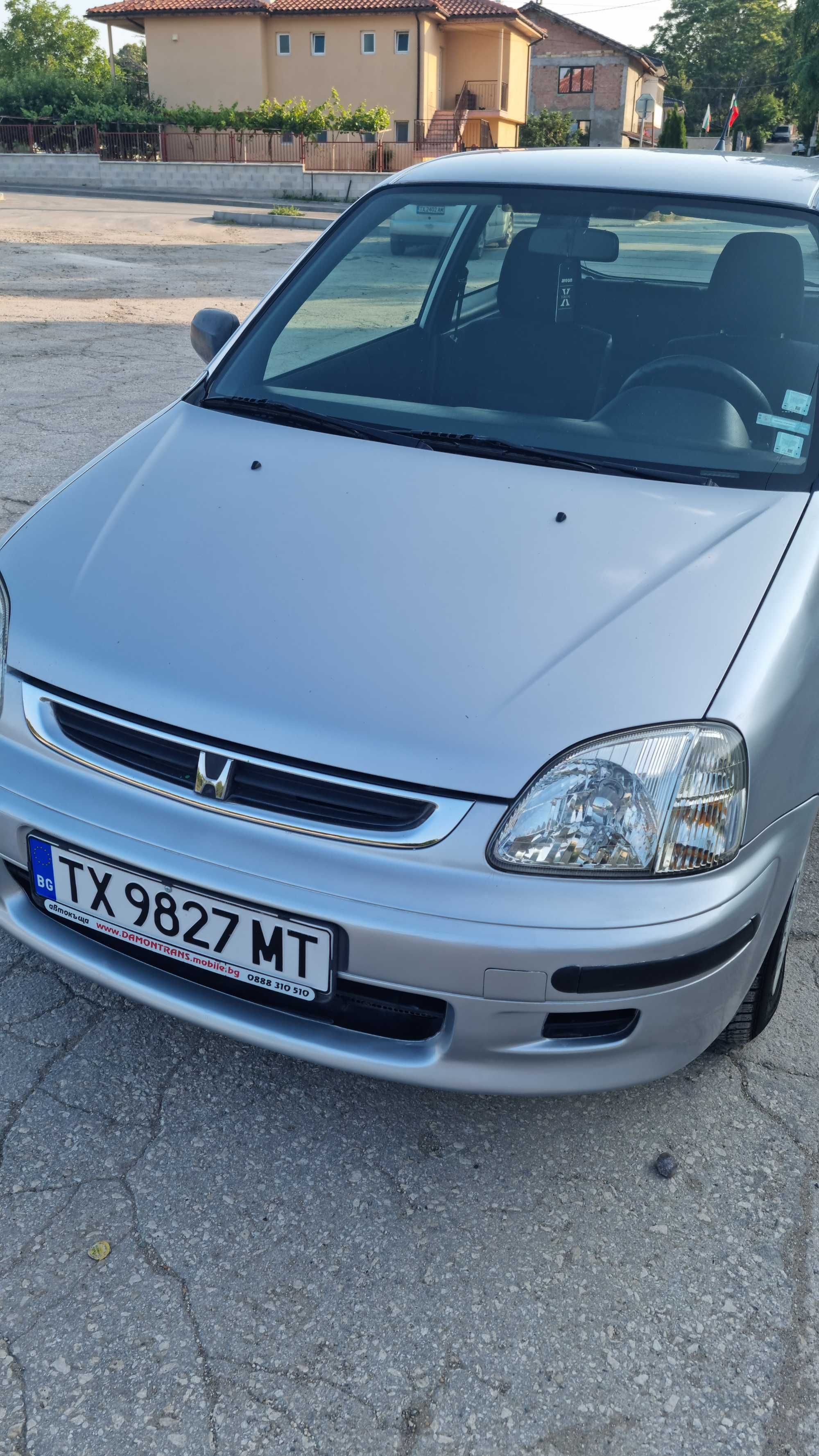 Продавам Honda logo 2001г.