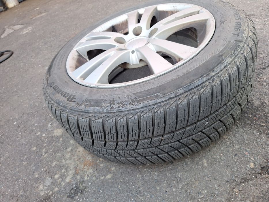 Vând anvelope iarna 205 55 16