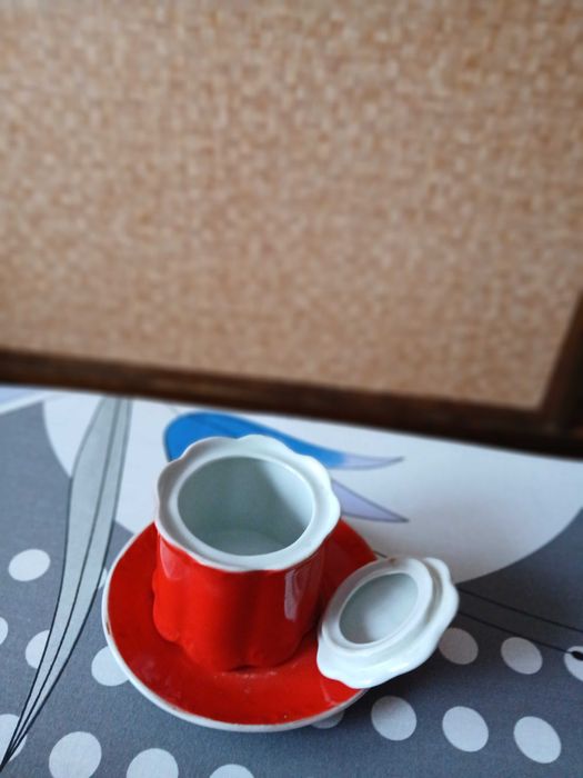 Продавам захарница