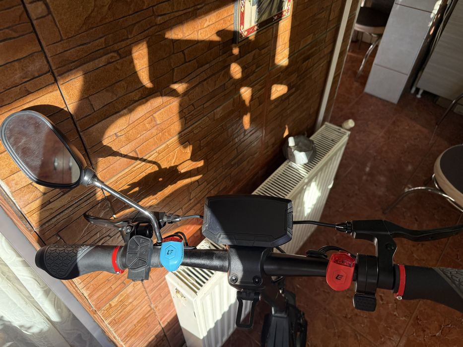 Trotineta aproape noua