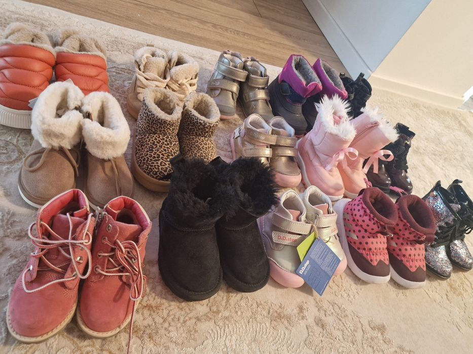 Vând Ghete de toamna -iarna fetita