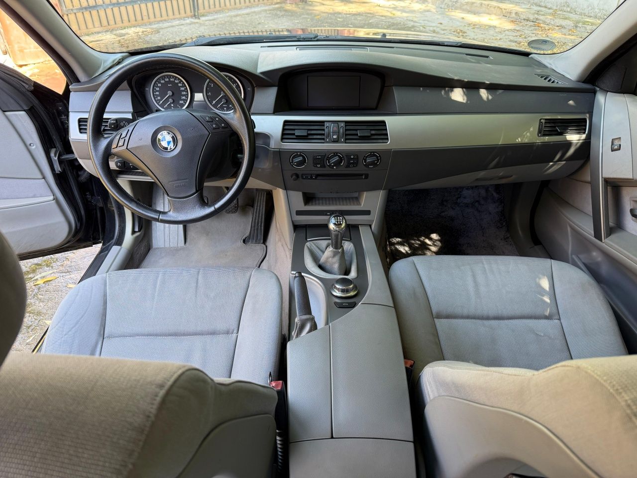 BMW Seria 5 E60 520i