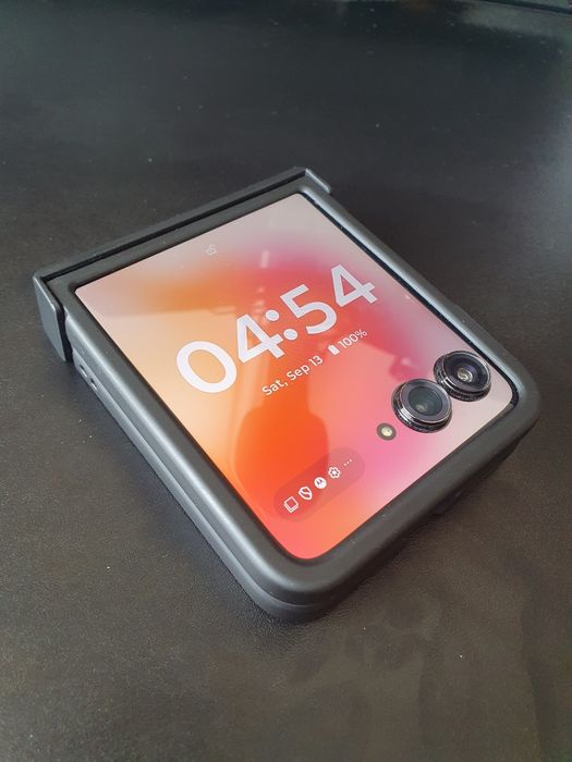 Motorola Razr 50 Ultra 512GB, 12GB RAM, 2024