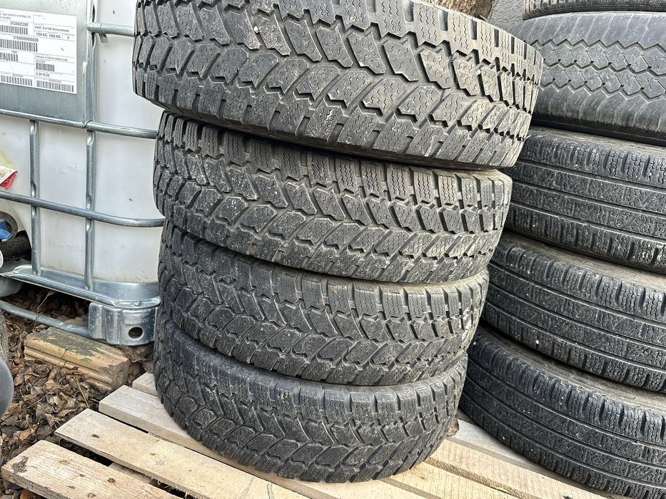 4бр зимни гуми Petlas 205/75/16c ПЕРФЕКТНИ