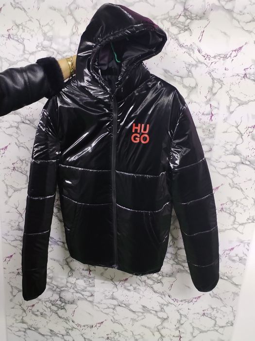 Vând Geacă iarna ultimul model