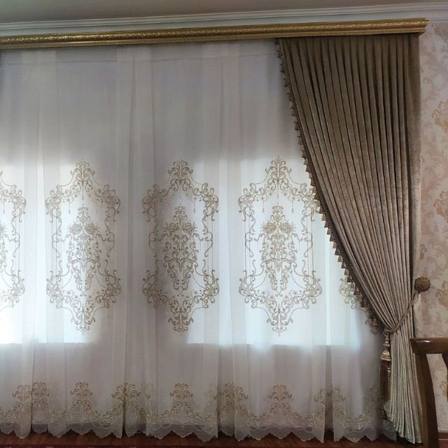 Шторы и карнизы.