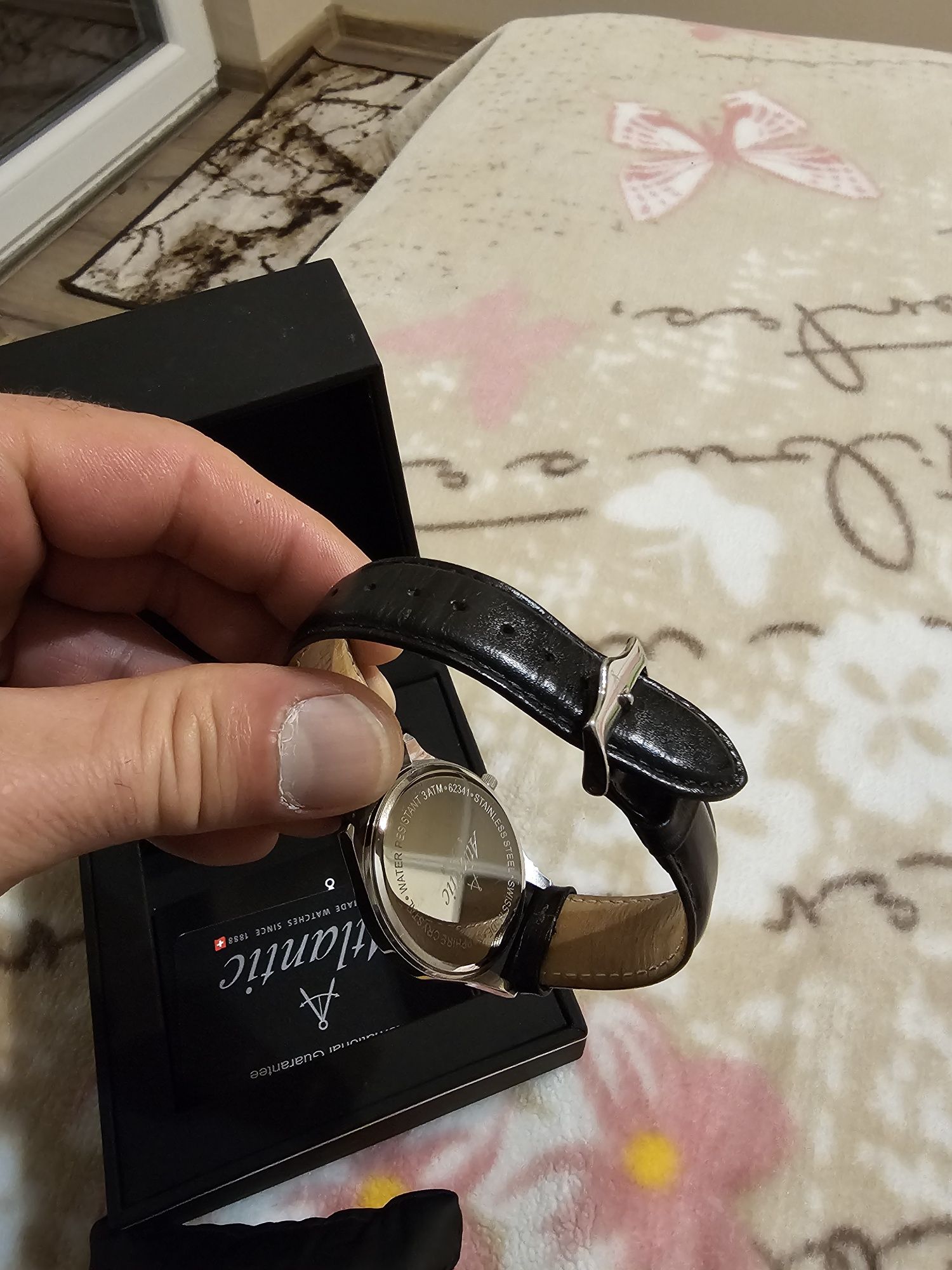Продавам часовник Candino