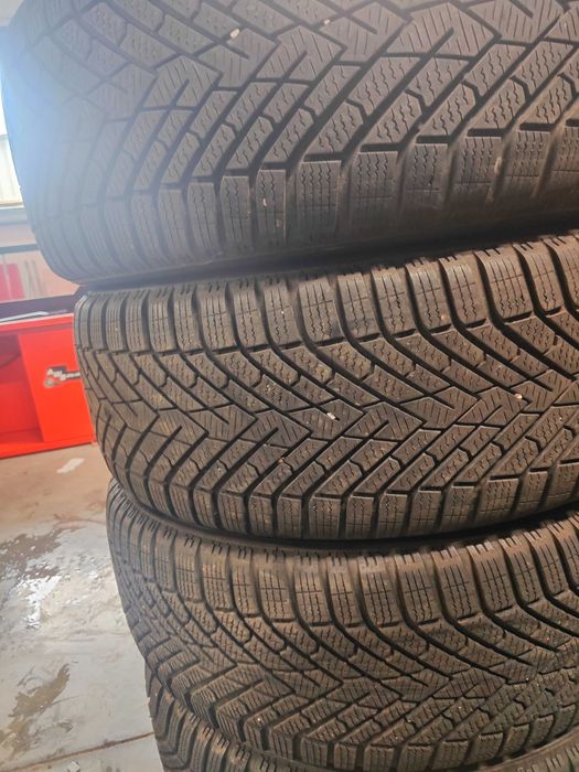 4бр. зимни гуми 235/60/18 Pirelli