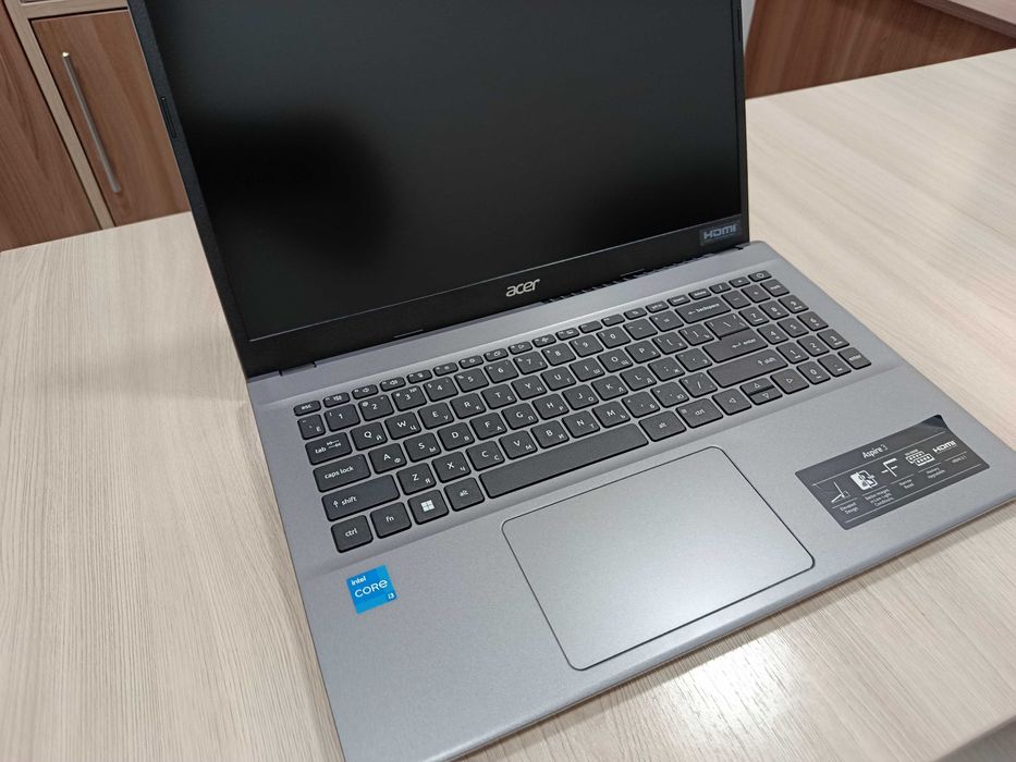 Ноутбук Acer 15,6" Core i3 1,2-4,4 ГГц ОЗУ 8 Гб SSD 240 Гб