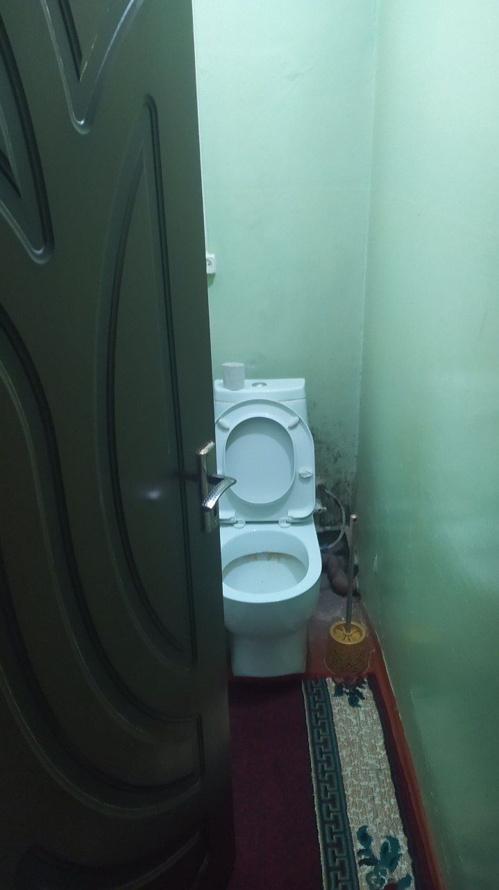 Dom yangiyo'l shaxar baxt mfy
3 xonali 1 - etaj 80 m² atapleni