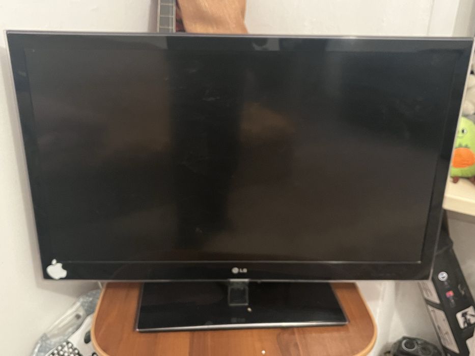 Продам телевизор lg