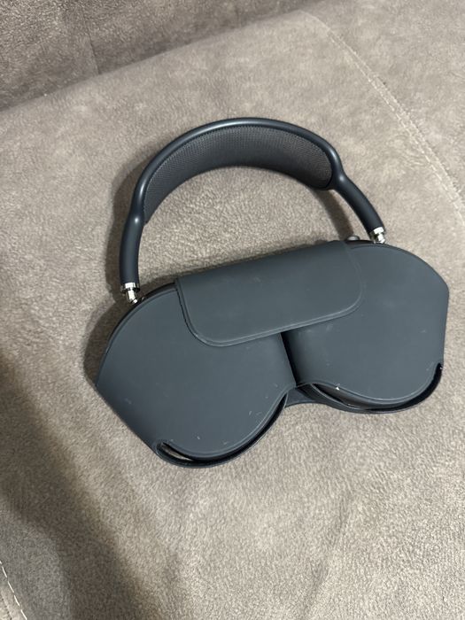 Продам наушники Air pods Max, куплены в Дубай, сотояние новое