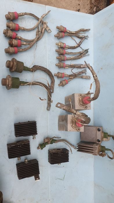 Тиристоры ,семисторы ,диоды силовые с радиаторами