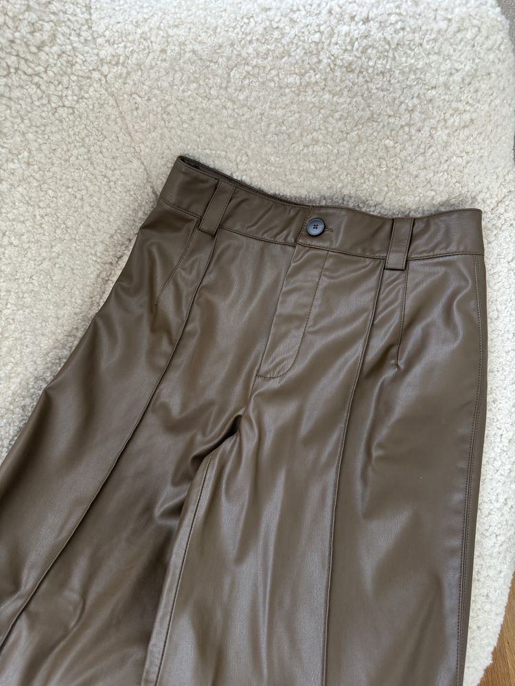 Кожени панталони на Zara размер 38