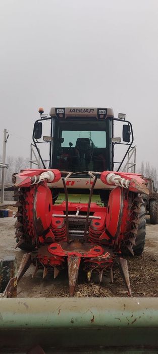 Klass yaguar 890  sotiladi