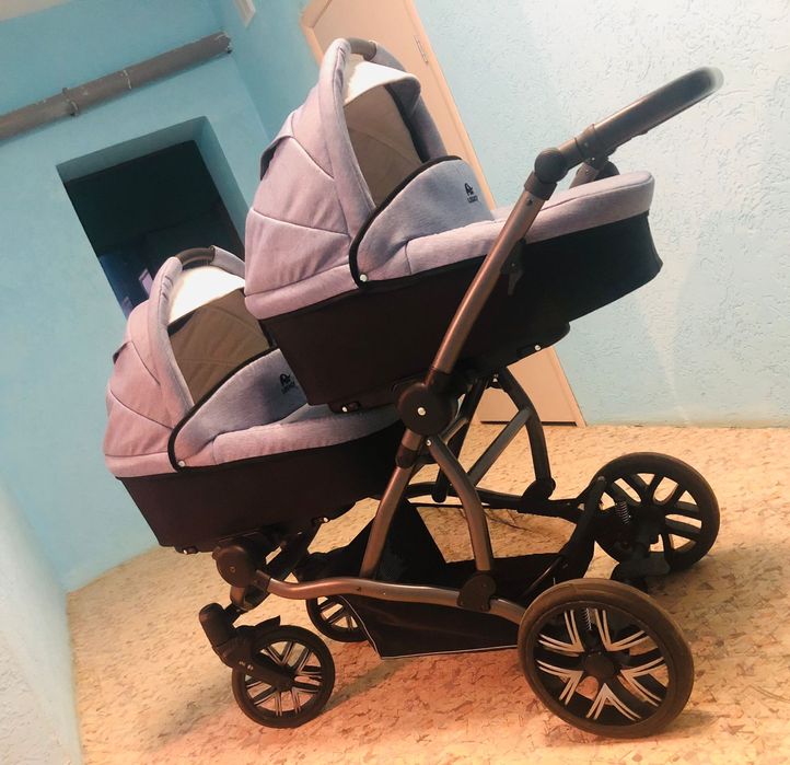 Продам коляску для двойни