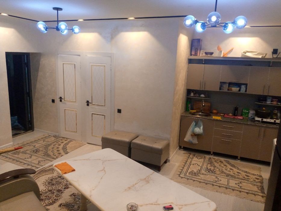 Продается полноценный квартира 2
2 комнатная квартира на 
0.5 этаже 6