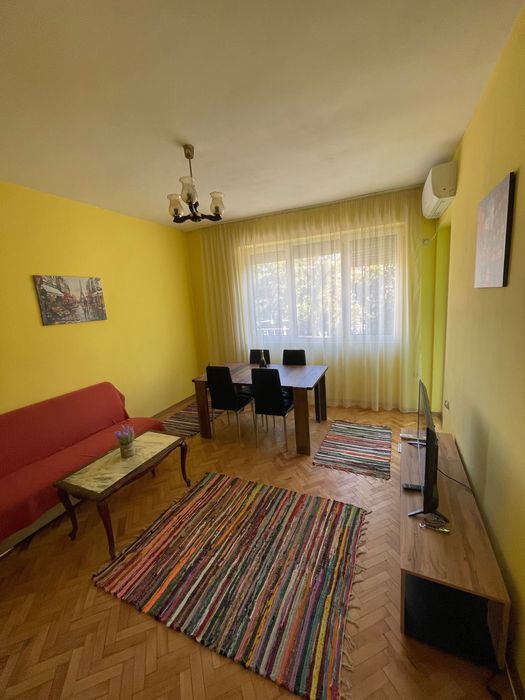 Дава се под наем Тристаен апартамент в Пловдив, Център - 86 кв.м за 561 € - Снимка #2