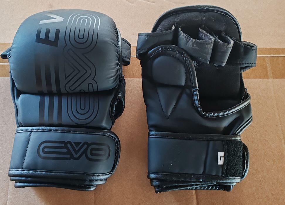 Vând mănuși pt MMA