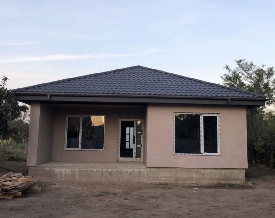 Case pe structură metalică cu panouri sandwich – viitorul construcțiil