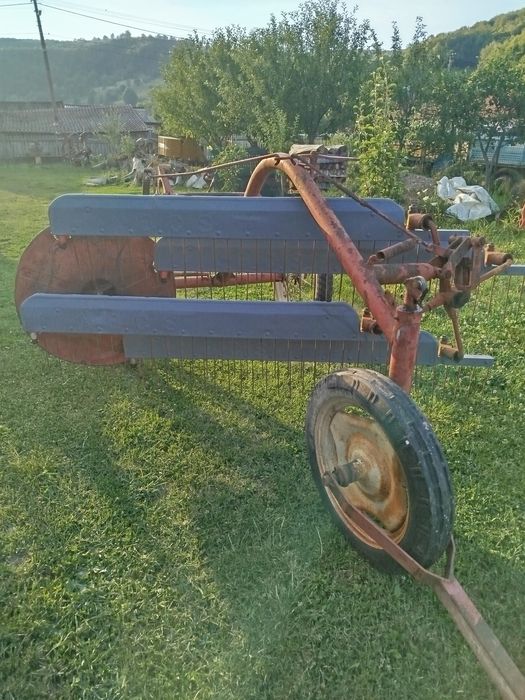 Greble adunat și întors fân, cositoare laterala