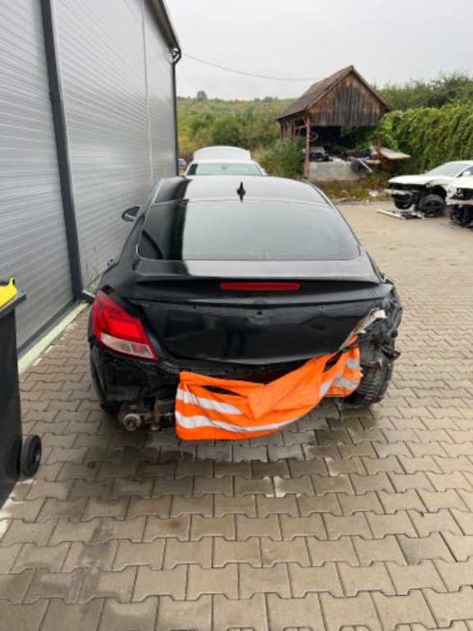 Dezmembrez Opel Insignia 2.0 d DTH 131 cai 2011