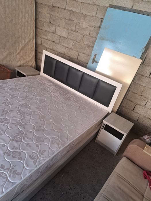 продам двух спальни кровать + 2 тумба отличное состояние