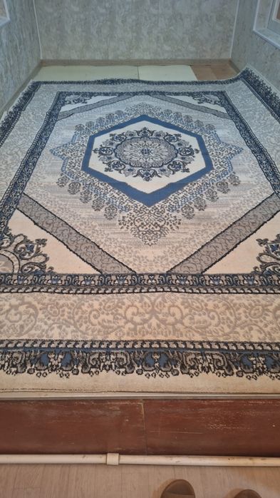 Гилам сотилади.3х2.размер