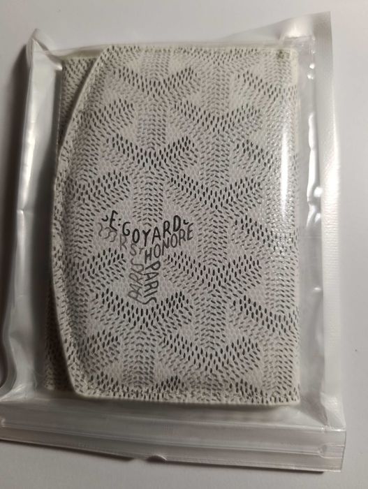 Подарьк за Коледа! Портфеил Goyard